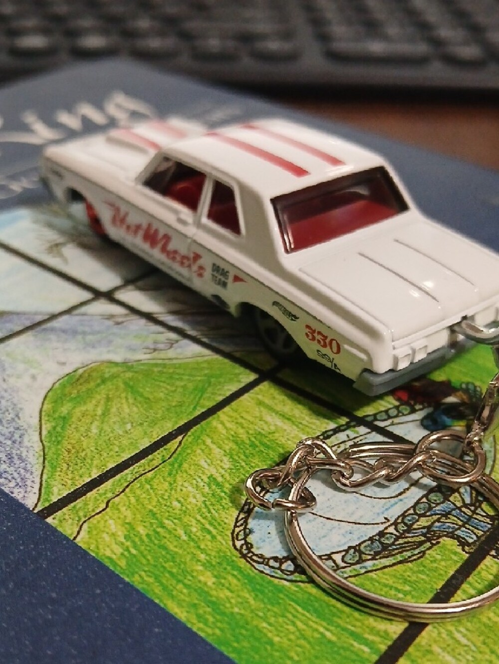 Keychain Hot Wheels White 64 Dodge 330 Diecast  - Red Accent